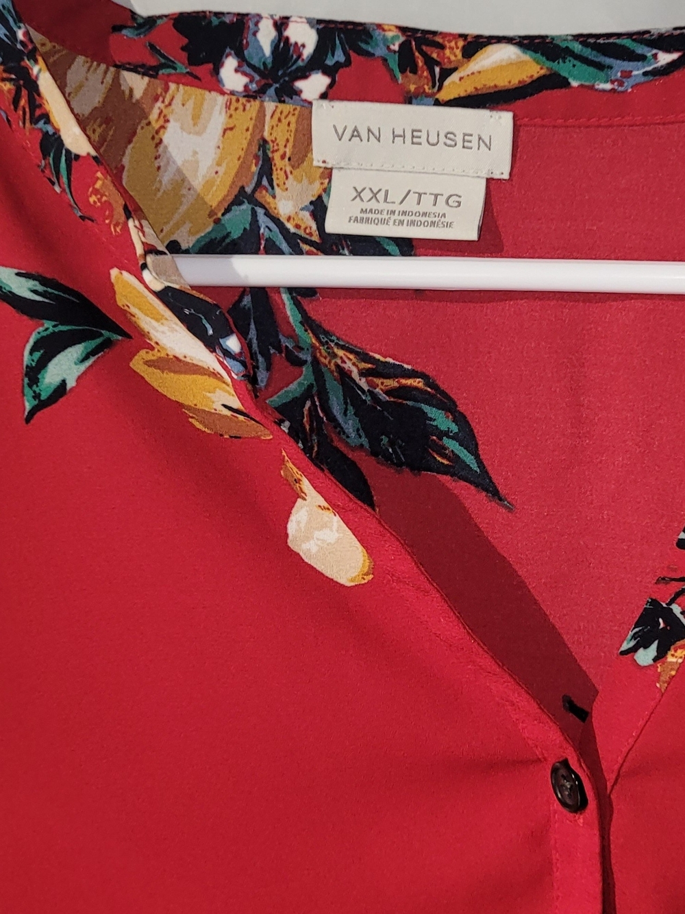 Van Heusen Wome's Red Floral Button Front Blouse Size XXL